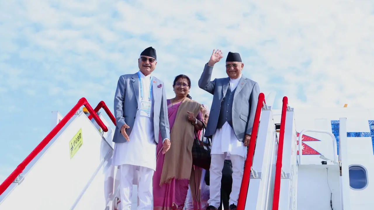 चीन भ्रमण सकेर स्वदेश प्रस्थान गरे ओली