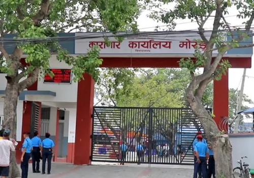विराटनगरमा कैदीबन्दी भगाउन खोज्दा चल्यो गोली