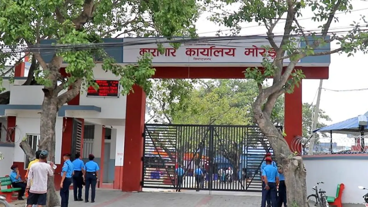 विराटनगरमा कैदीबन्दी भगाउन खोज्दा चल्यो गोली