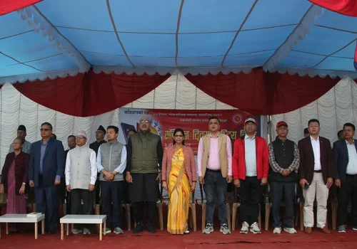 एमालेले केपी ओली विनै मनायो संविधान दिवस