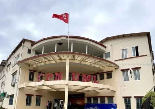 एमाले पार्टी कार्यालयमा आगजनी र तोडफोड