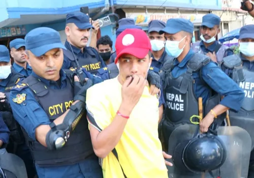 माइतीघरमा भेला भएका १६ जना पक्राउ