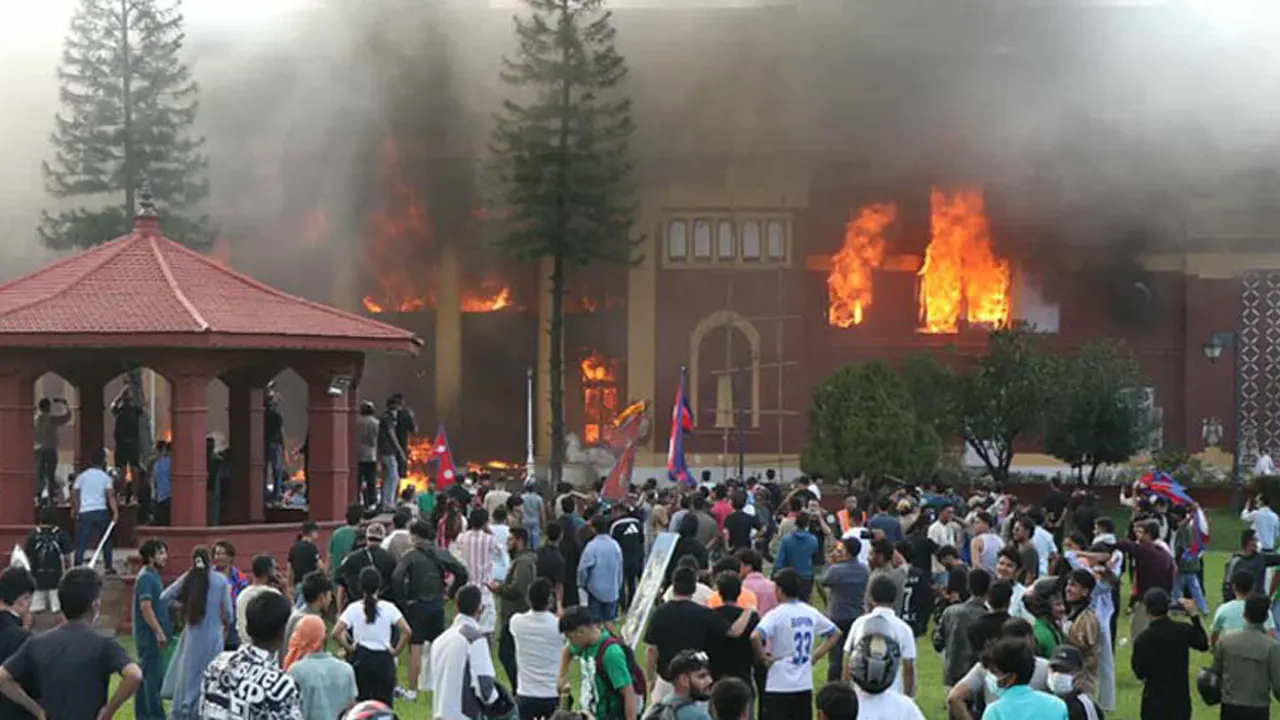 जेनजी आन्दोलनमा राष्ट्रपति कार्यालय तोडफोड गर्ने ३ जना पक्राउ