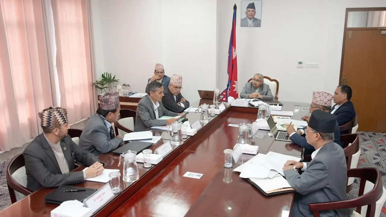 सिंहदरबारमा मन्त्रिपरिषद् बैठक