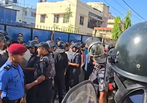 सिंह र साह जस्वपाको पक्षमा हस्ताक्षर गर्न निर्वाचन कार्यालय जाँदा झडप
