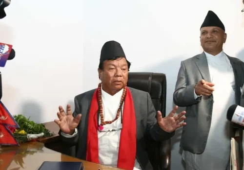 भाषण गर्न र रिबन काट्न नबोलाउन शिक्षामन्त्री पुनको आग्रह