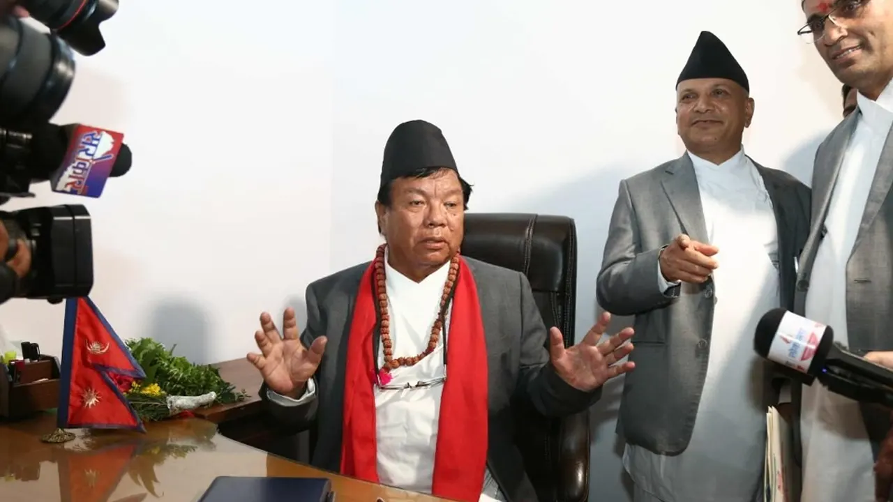 Education Minister Pun urges not to invite people to give speeches and cut ribbons भाषण गर्न र रिबन काट्न नबोलाउन शिक्षामन्त्री पुनको आग्रह