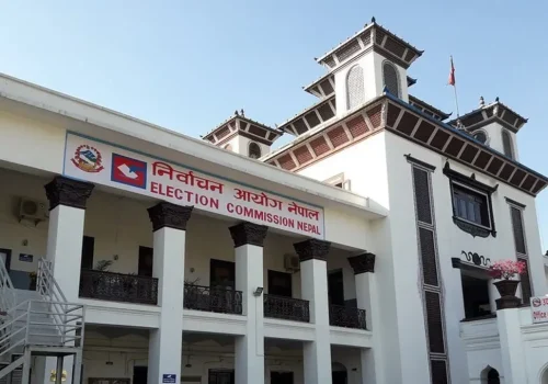 निर्वाचन आयोगले प्रधानमन्त्रीपछि दलहरूसँग छलफल गर्ने