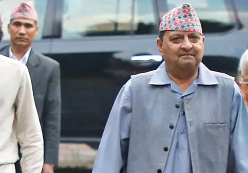 ह्याम्स अस्पताल पुगेर पूर्वराजा शाहले गराए परिवारसहित स्वास्थ्य परीक्षण