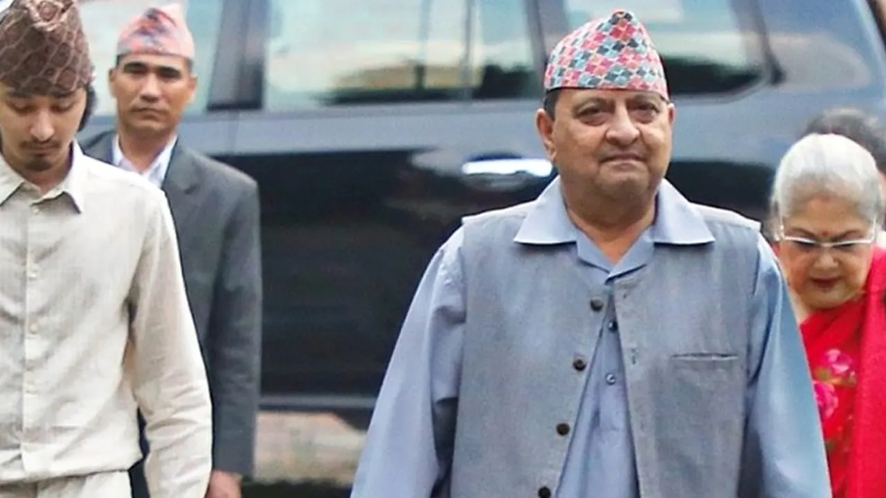 ह्याम्स अस्पताल पुगेर पूर्वराजा शाहले गराए परिवारसहित स्वास्थ्य परीक्षण