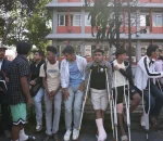 वैशाखी टेकेर प्रधानमन्त्री भेट्न सिंहदरबार पुगे जेनजी आन्दोलनका घाइते