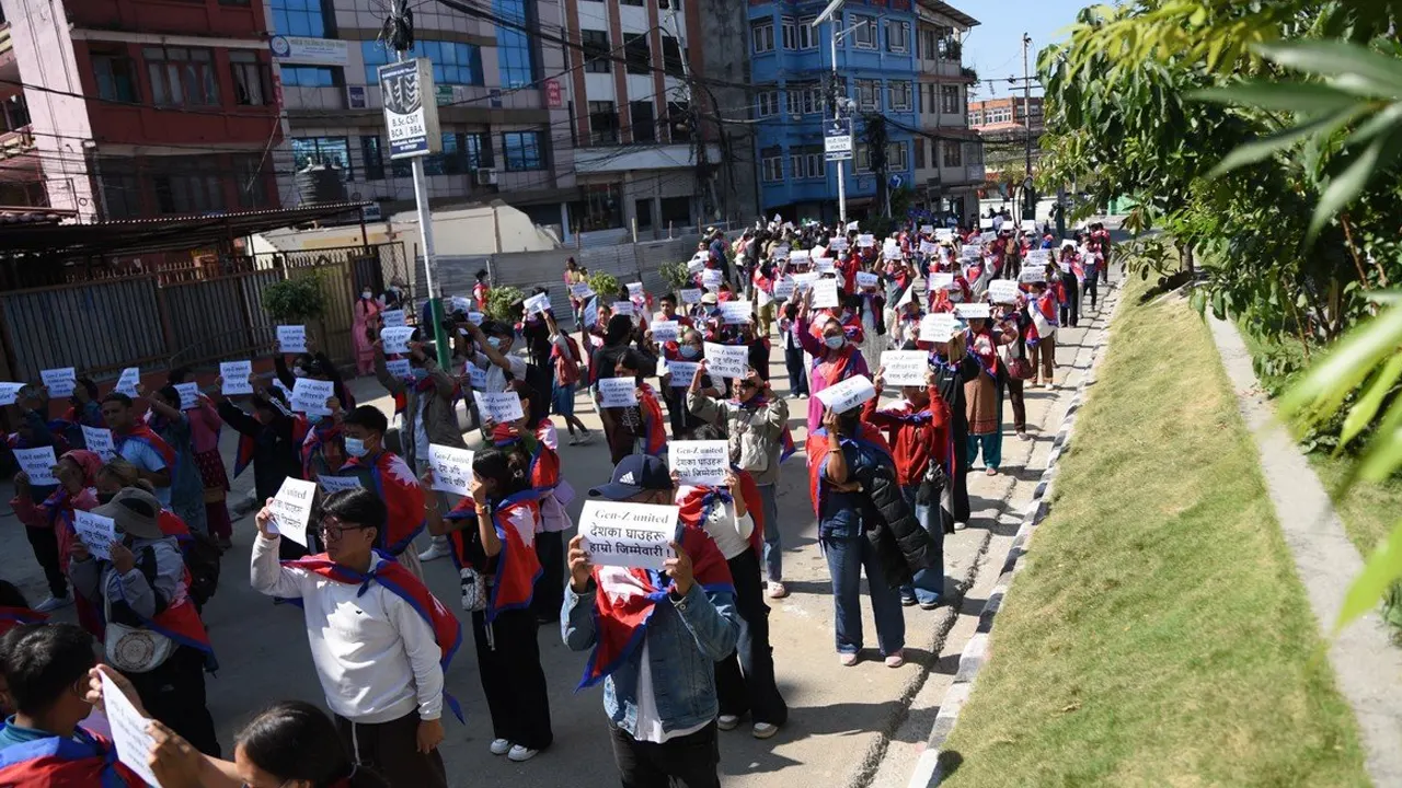 शहीदको रगत खेर नजाओस् भन्दै माइतीघरमा जेनजीको प्रदर्शन