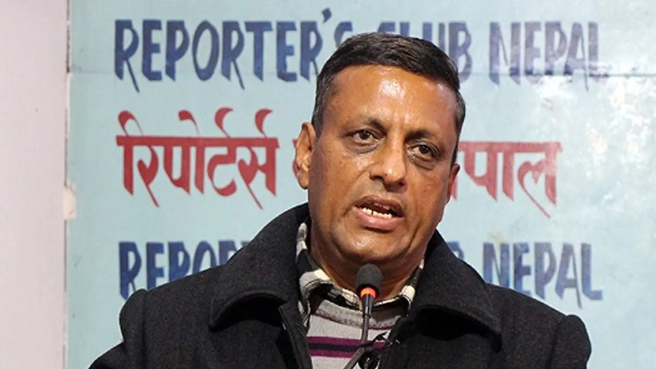 संसद् विघटनविरुद्धको रिटमा टीकाराम भट्टराईले सुरुवाती बहस गर्दै