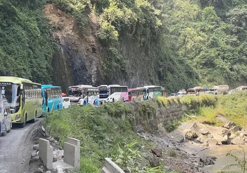 मुग्लिन–नागढुंगा सडकमा सवारी जाम