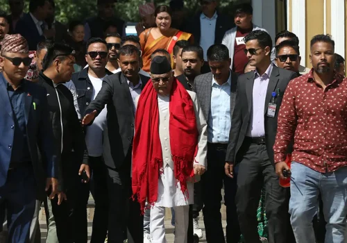 एमाले अध्यक्ष केपी शर्मा ओली बैठकस्थल पुगे