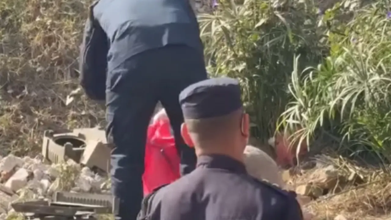 बसपार्कमा युवती भेटिएको घटनामा एक युवक पक्राउ