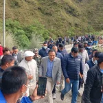 मन्त्री घिसिङको आग्रह स्वीकार्दै १५ दिनलाई खुल्ला बन्चरेडाडाँ ल्यानफिल्ड साइड , माग पुरा नभए फेरि बन्द गर्ने स्थानियको चेतावनी