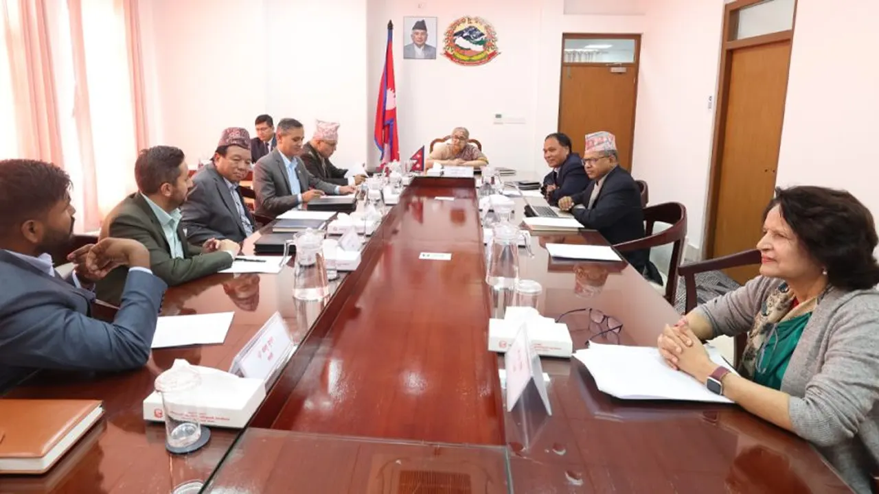 सिंहदरबारमा मन्त्रिपरिषद् बैठक