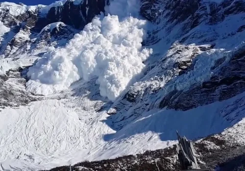 दोलखा हिमपहिरोमा घाइते चारजनालाई काठमाडौं ल्याइयो