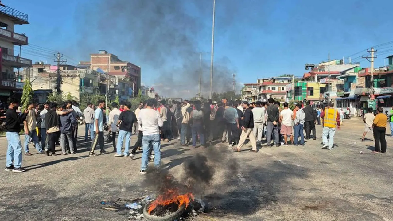 बाराको सिमरामा आजनि जेनजी युवाको प्रदर्शन