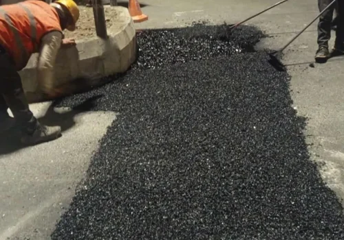 कुलमान घिसिङको निर्देशन लगतै हिउँदमै पुर्न थालियो काठमाडौंका सडकका खाल्डा