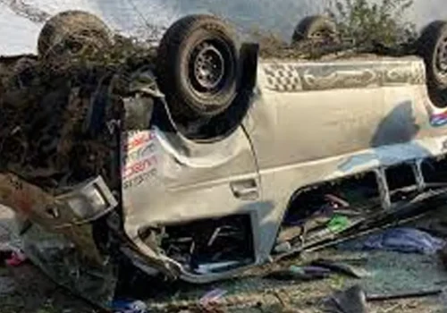 धनकुटामा माइक्रोबस दुर्घटना, १ जनाको मृत्यु, १४ घाइते