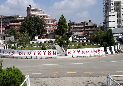 सडक डिभिजन कार्यालय काठमाडौंले तोड्यो २५ रुग्ण ठेक्का