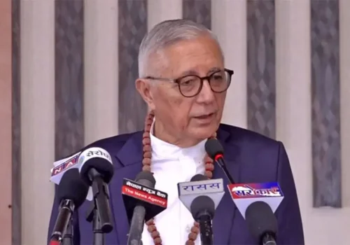 शेखर कोइरालाले गरे आफूनिकट जिल्ला सभापतिसँग छलफल