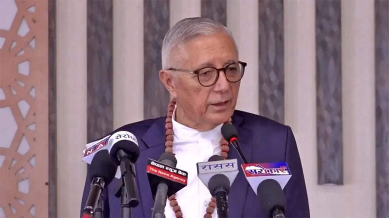 शेखर कोइरालाले गरे आफूनिकट जिल्ला सभापतिसँग छलफल