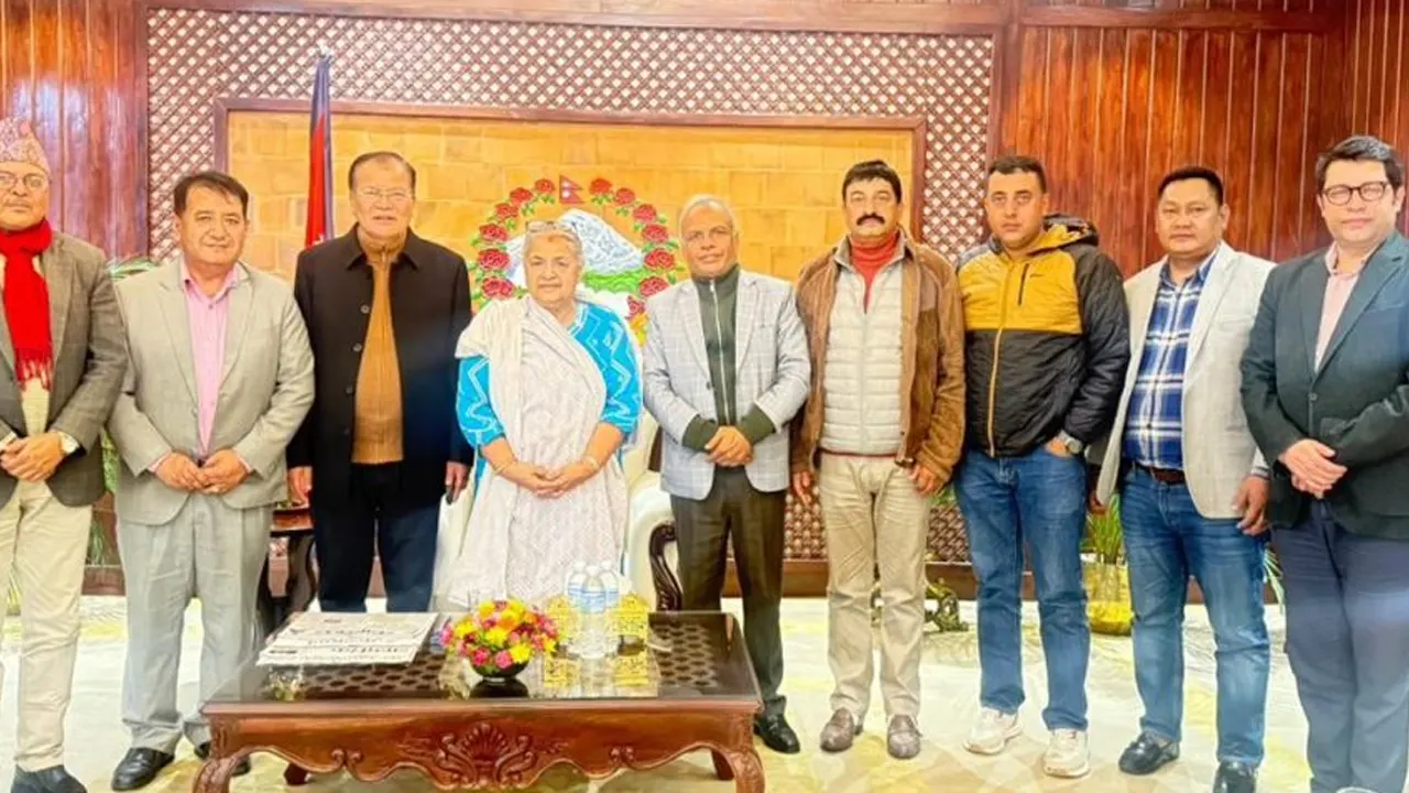 कांग्रेसका विशेष महाधिवेशन पक्षधरले भेटे प्रधानमन्त्री कार्की