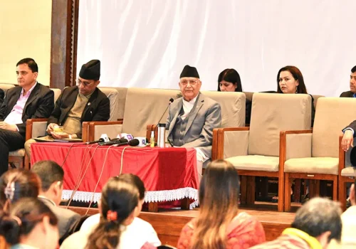 एमाले संसदीय दलको बैठक आज : संसद विघटनको संवैधानिक परीक्षणमा जाने विषयमा छलफल हुने