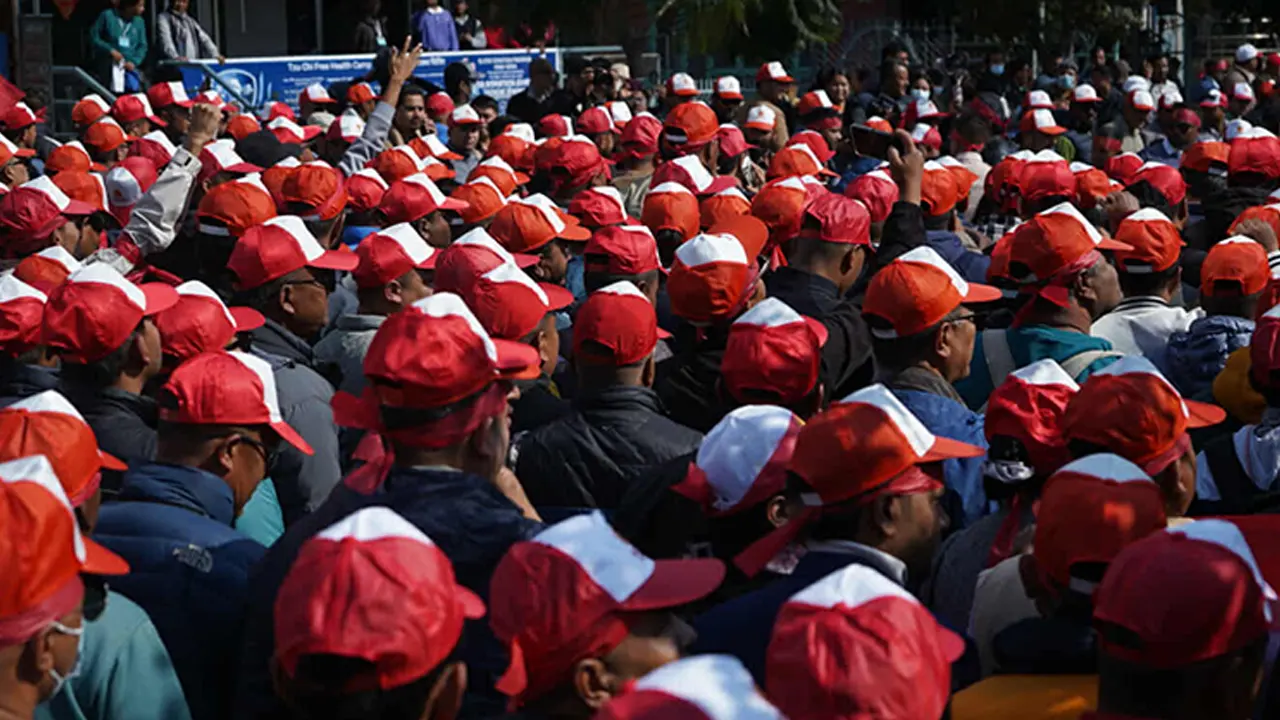 बबरमहलमा जम्मा भए एमाले युवाहरु