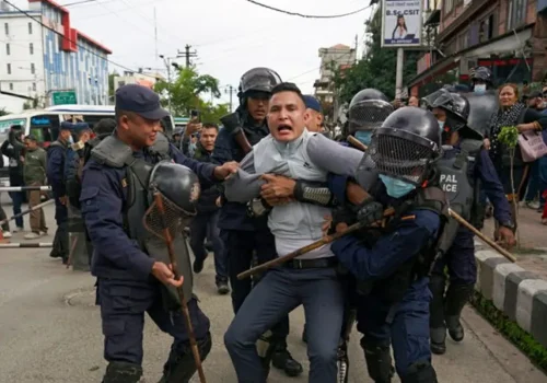 माइतीघरमा प्रदर्शन गर्न गएका युवक पक्राउ