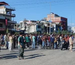 कर्फ्यू उल्लङ्घन गर्दै सिमरा बजार क्षेत्रमा युवाको प्रदर्शन