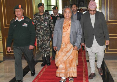 प्रधानमन्त्रीले गरिन् सेनालाई निर्देशन– चुनावमा एक थोपा रगत नबग्नेगरी खटिनुस्‌