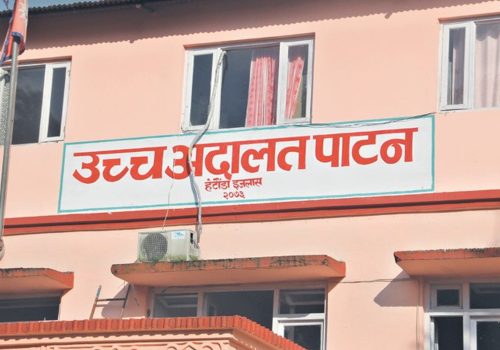धरौटीमा छाड्ने आदेशमा चित्त नबुझेपछि आत्महत्याको प्रयास