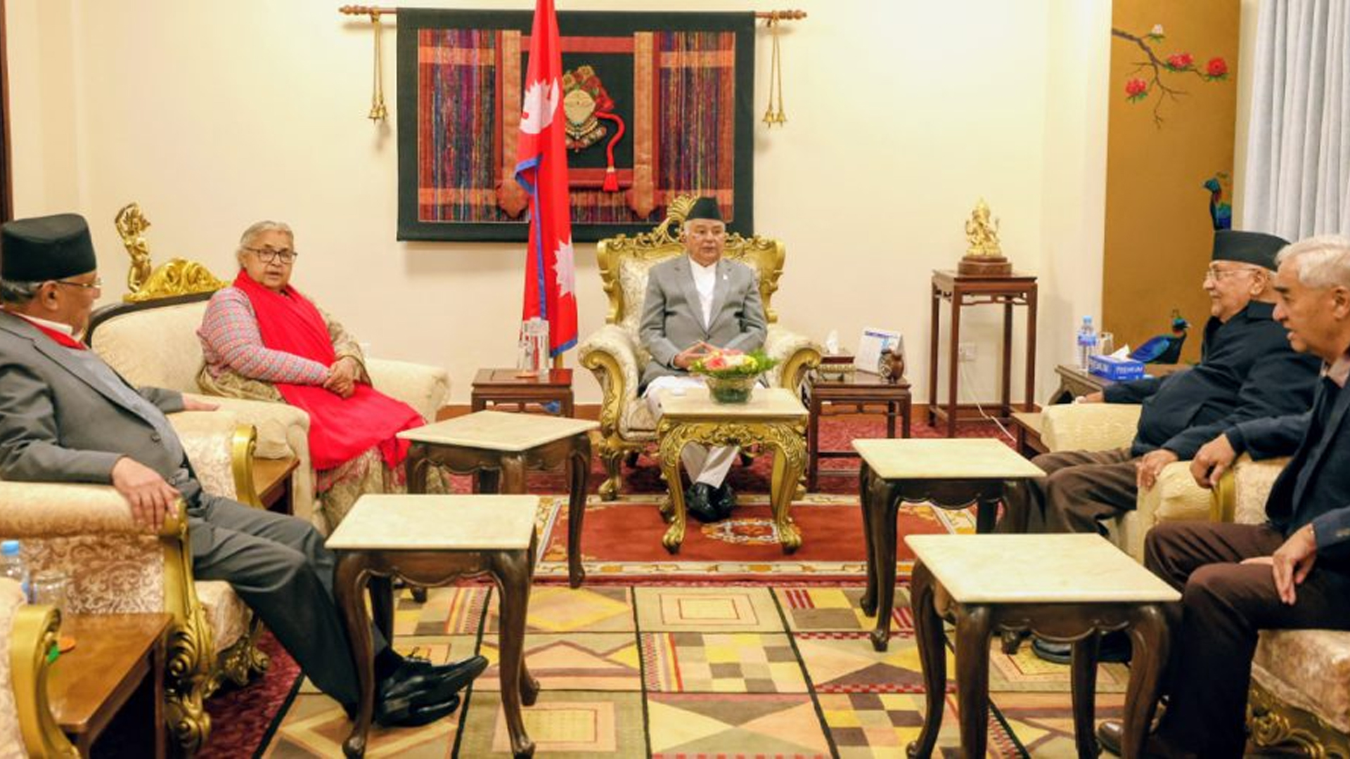 राष्ट्रपति र प्रधानमन्त्रीले तीन दलका शीर्ष नेताहरुसँग छलफल गरे