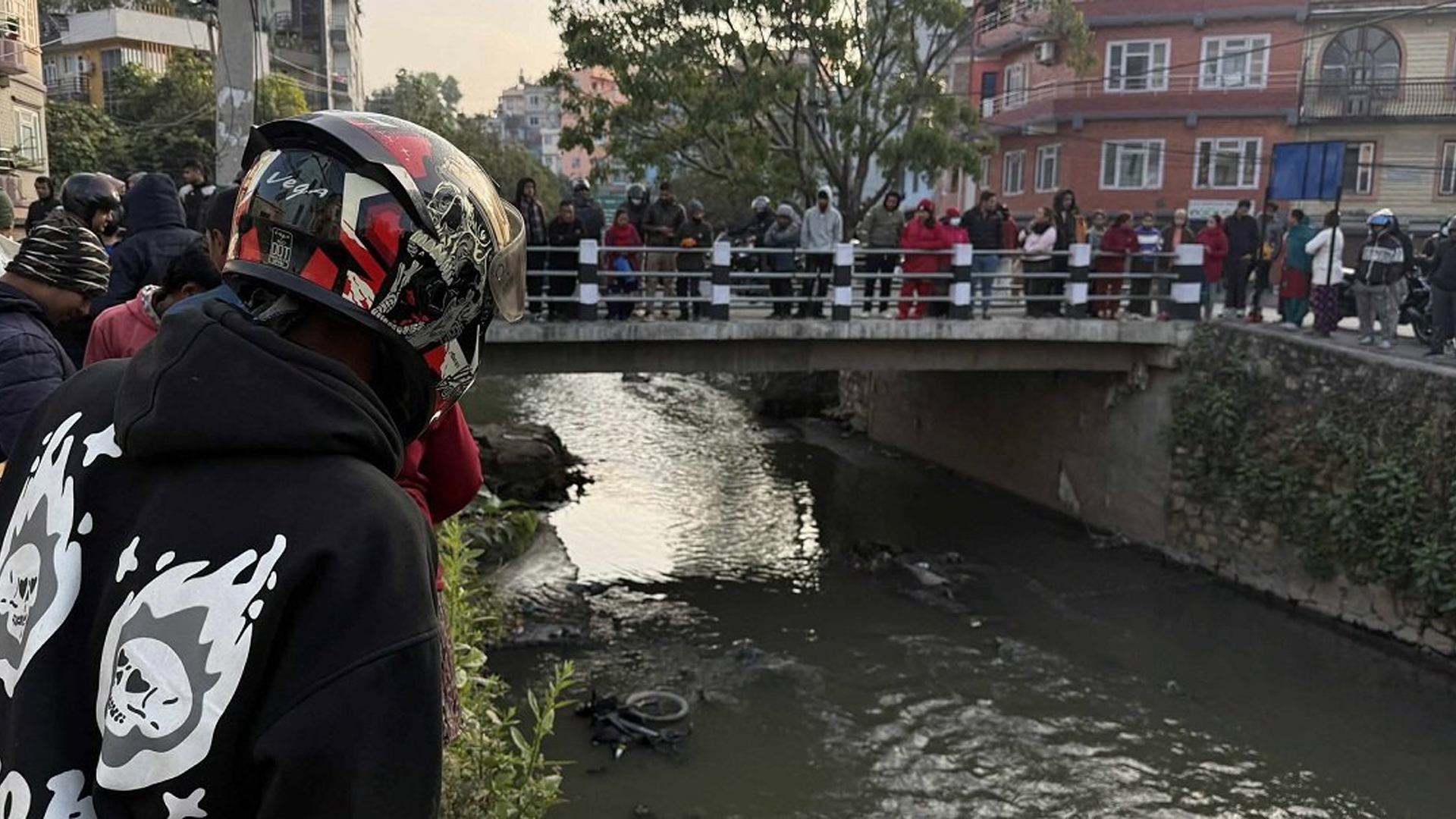 एक पुरुष धोबीखोलामा साइकलसहित मृत फेला