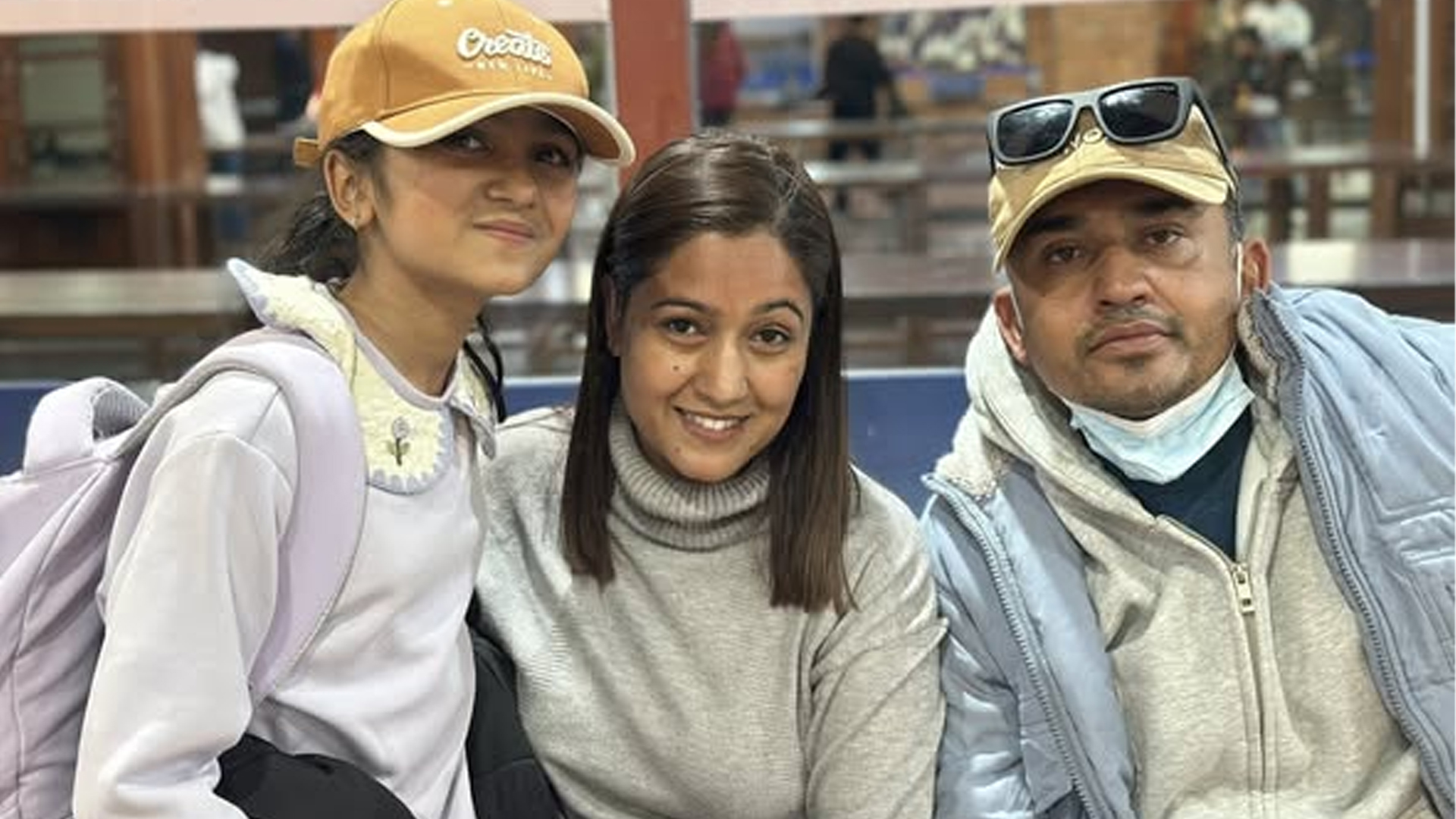 स–परिवारको साथमा अमेरिका उडे कलाकार सिताराम कट्टेल धुर्मुस 