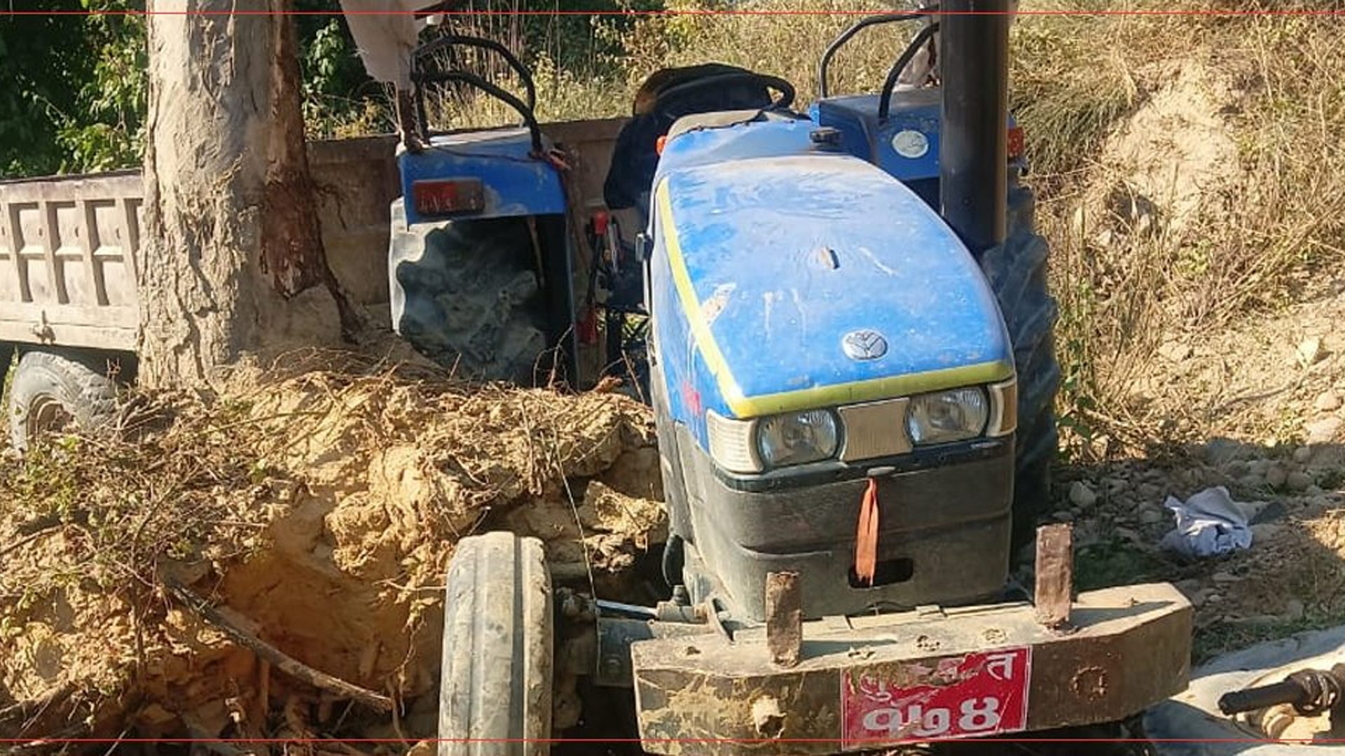 ट्र्याक्टर दुर्घटना हुँदा ३ जनाको मृत्यु