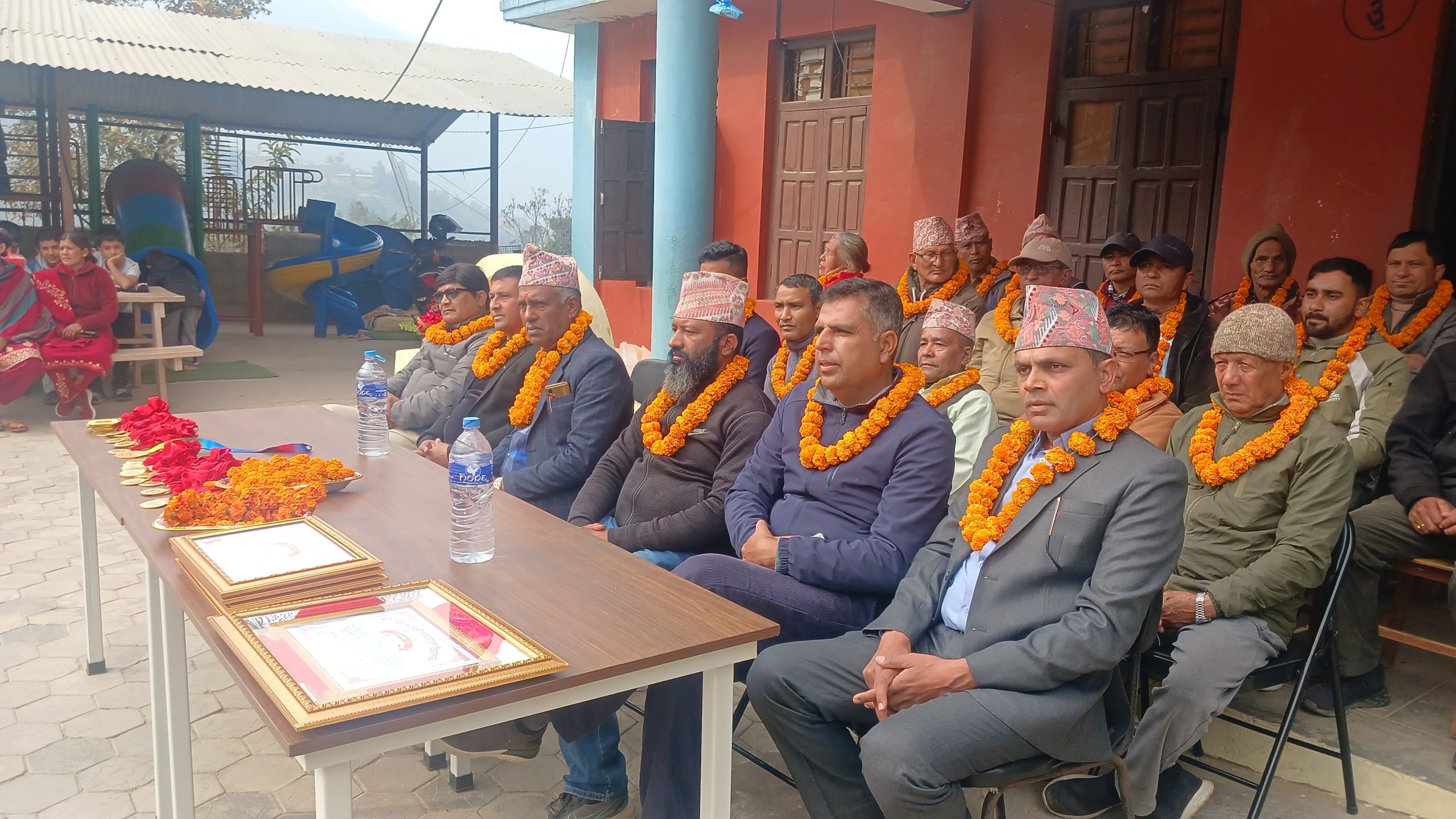 ज्वालमुखी बिधालयको ३६ औं बार्षिक उत्सव, अभिभावकले पाए सम्मान