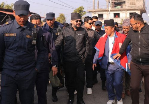 इलाम पुगेर बालेन घरदैलो गर्दै