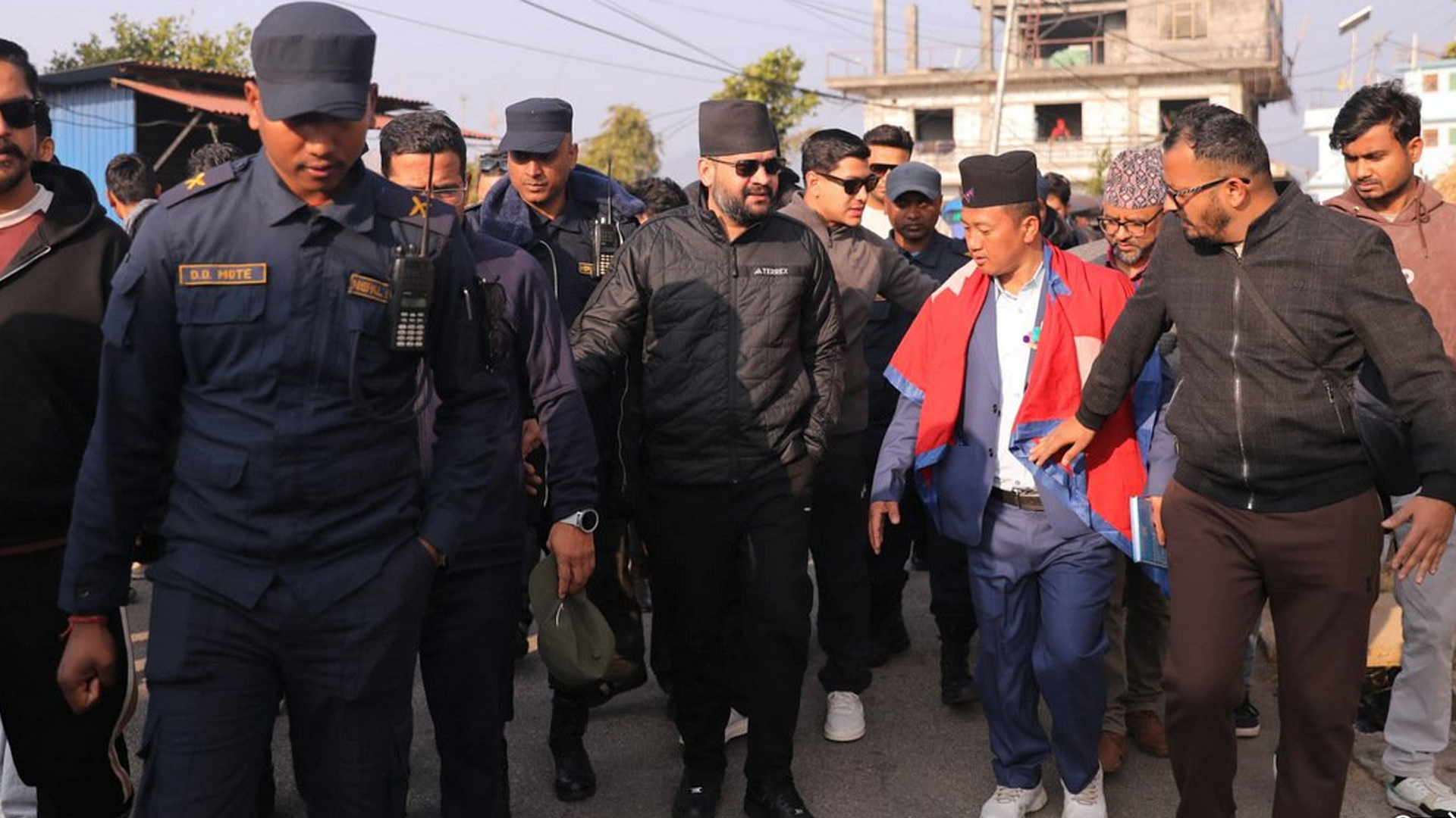 इलाम पुगेर बालेन घरदैलो गर्दै