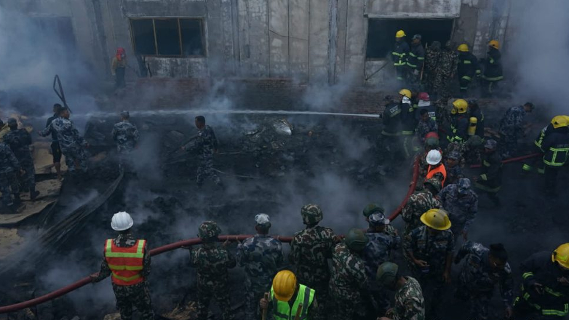 काठमाडौंको गैरीगाउँस्थित एक काठ गोदाममा आगलागी