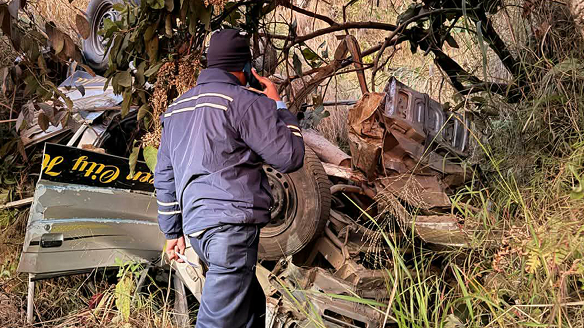भीमफेदी सुमो दुर्घटनामा मृतक ६ जनामध्ये आज बिहानसम्म ५ जनाको सनाखत