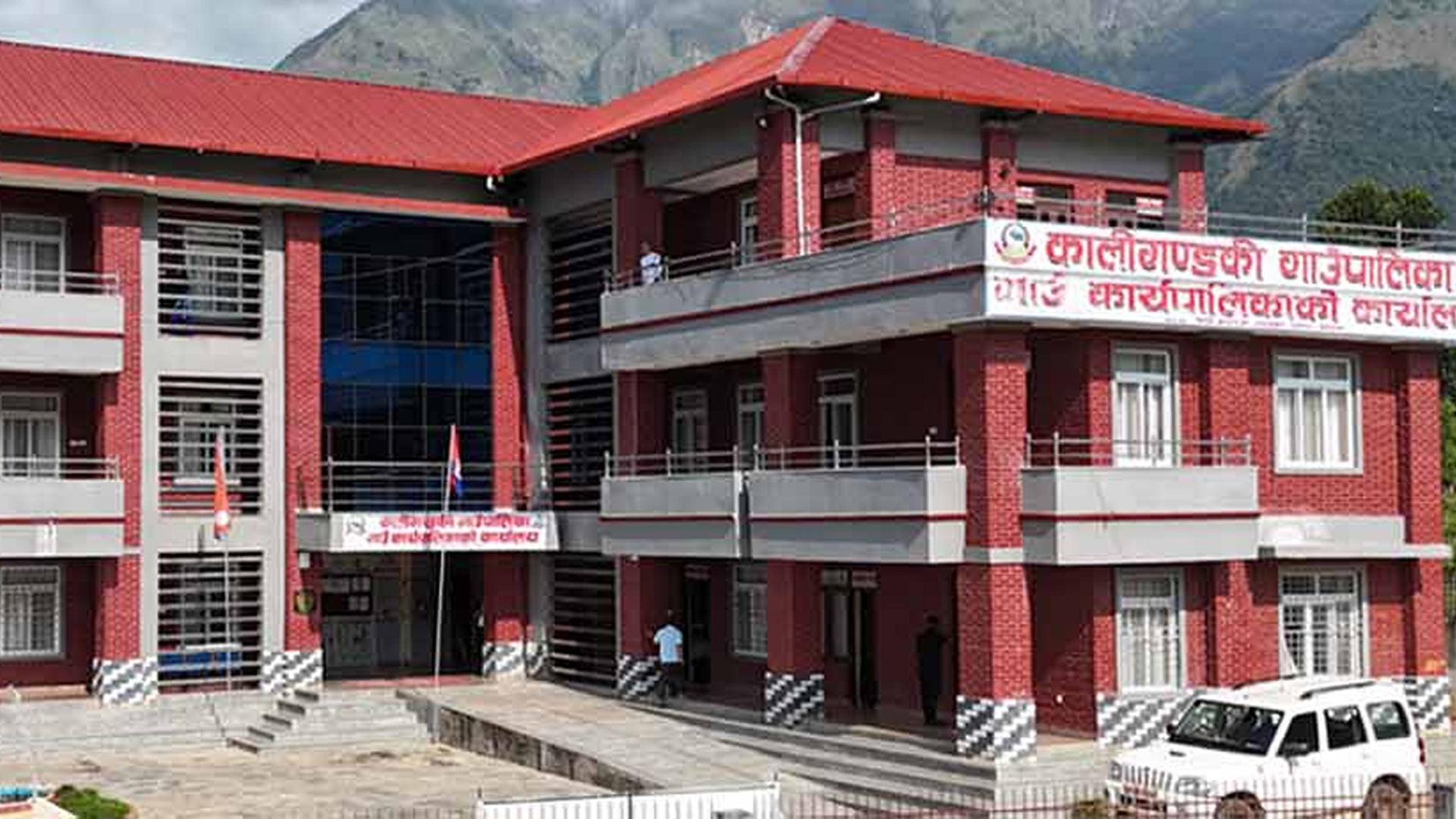 स्याङ्जाको कालीगण्डकी गाउँपालिकाले तीन सन्तान जन्माउने परिवारलाई आर्थिक सहयोग