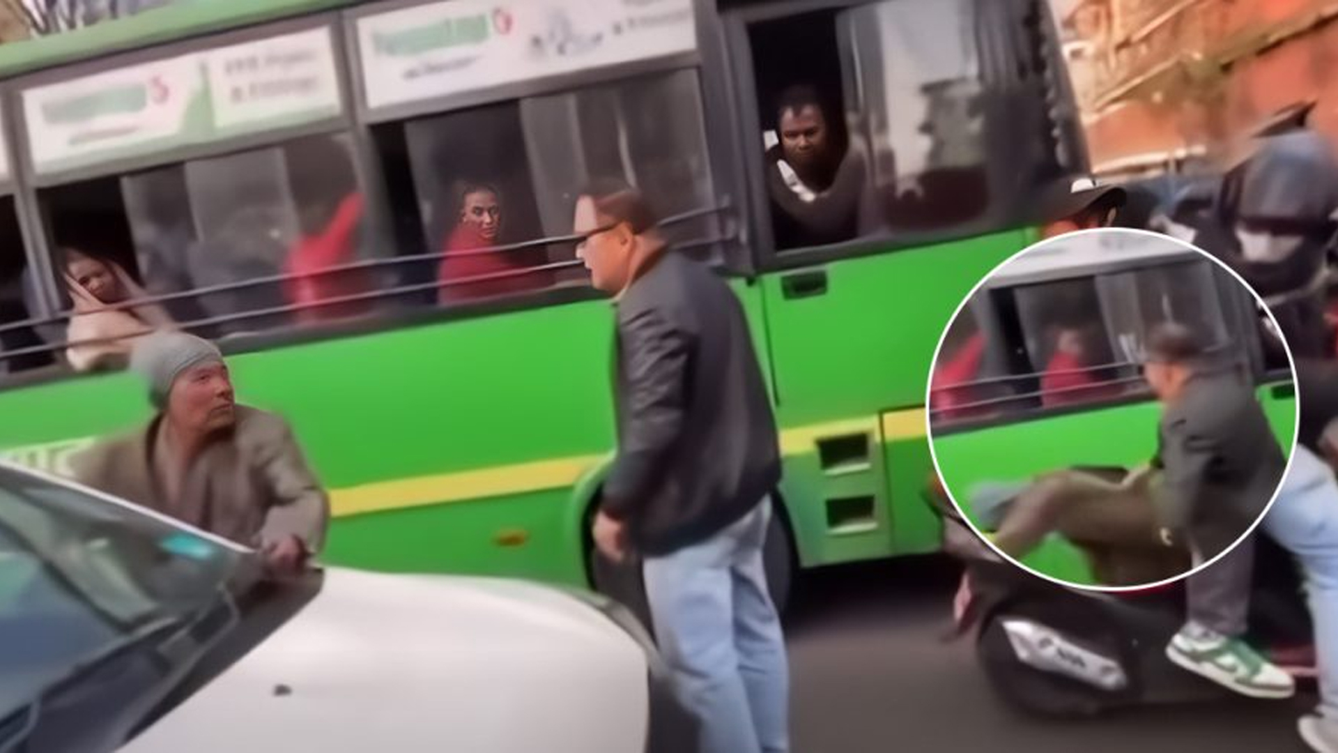 पैदलयात्रीलाई कुट्ने कारचालक पक्राउ