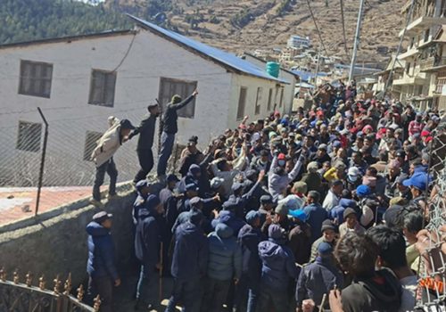 हुम्लामा निर्वाचन प्रहरीहरूद्धारा नाराबाजी