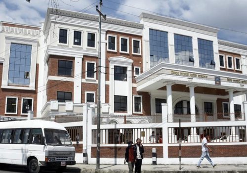 २५० जना अमेरिका पठाउने विरुद्ध १ अर्बको मुद्दा