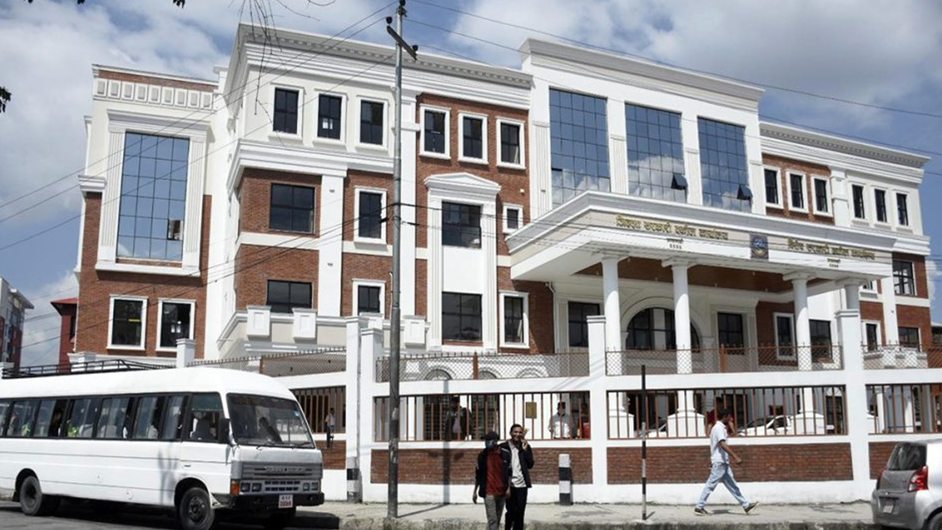 २५० जना अमेरिका पठाउने विरुद्ध १ अर्बको मुद्दा